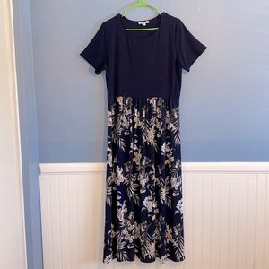 Blue/floral maxi dress short sleeve, Size PXL